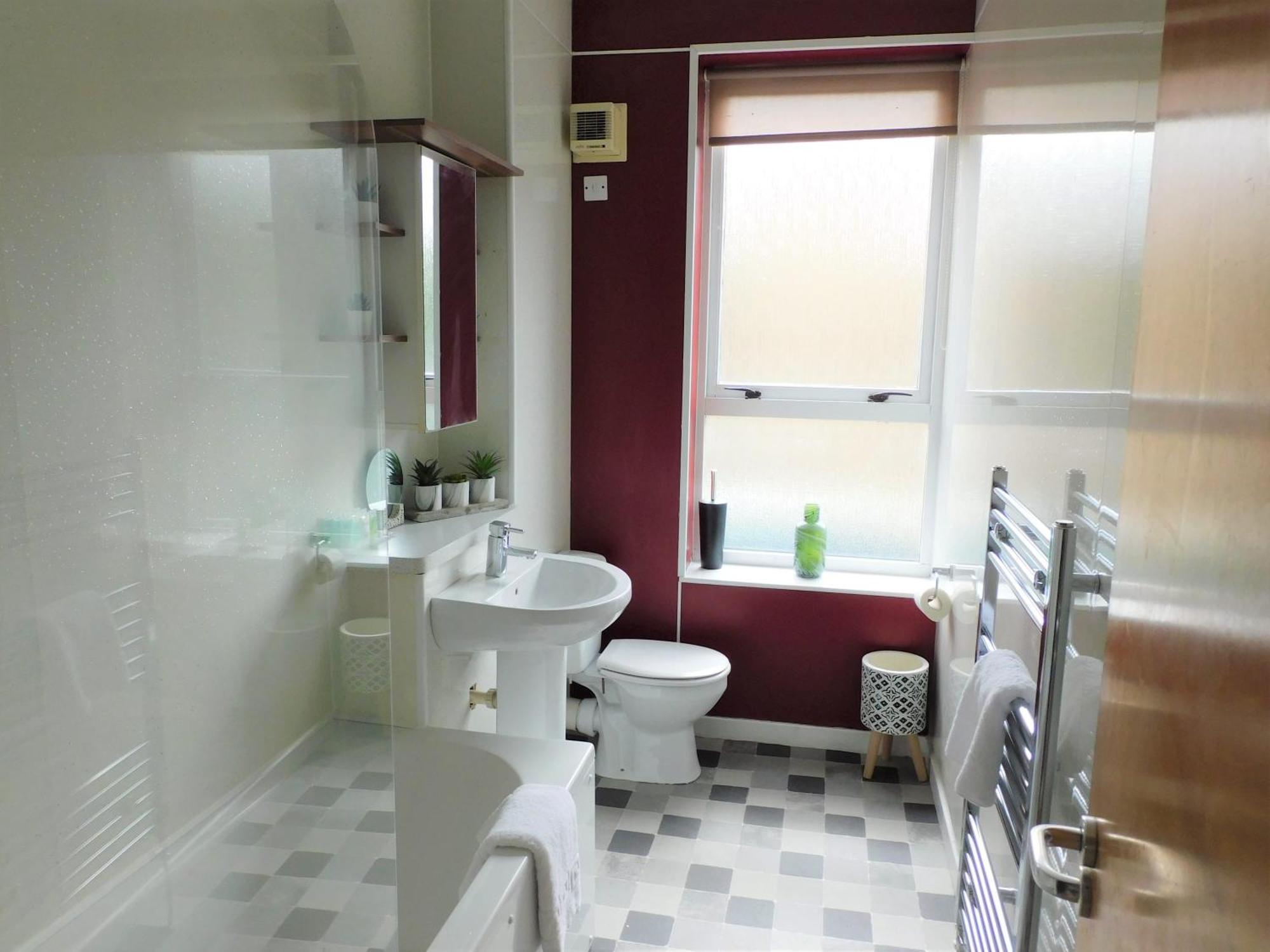 City Centre 2 Bedroom Apt, Close To M8 & Tourist Attractions กลาสโกว์ ภายนอก รูปภาพ