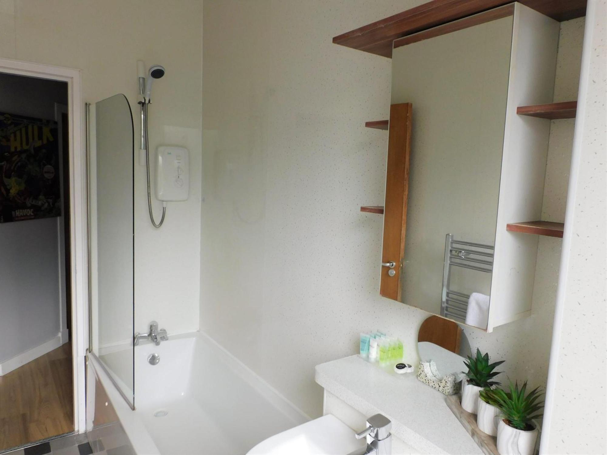 City Centre 2 Bedroom Apt, Close To M8 & Tourist Attractions กลาสโกว์ ภายนอก รูปภาพ